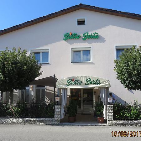 Haus Berta Hotel Braunau am Inn Exterior photo