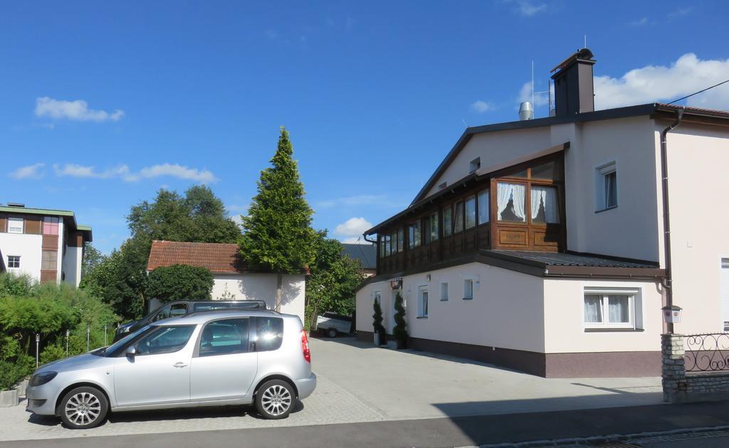 Haus Berta Hotel Braunau am Inn Exterior photo